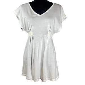L.e.I.  V Neck Winter White‎ Top Junior SIZE L